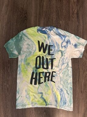 Paradised Graphic T-Shirt